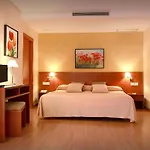 Trh Ciudad De Hotel