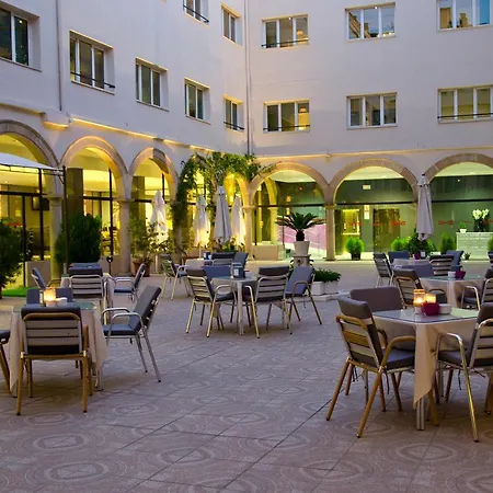 Trh Ciudad De Hotel 4*