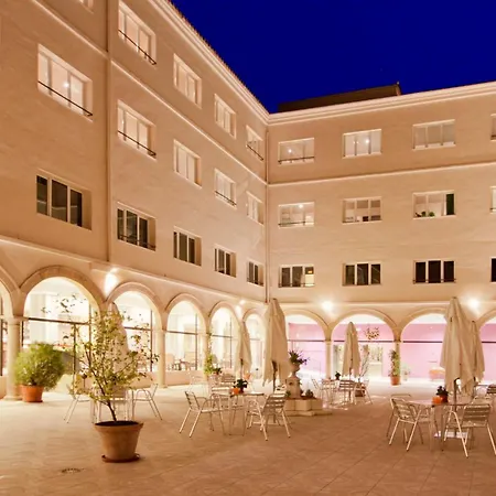 Trh Ciudad De Hotell Baeza