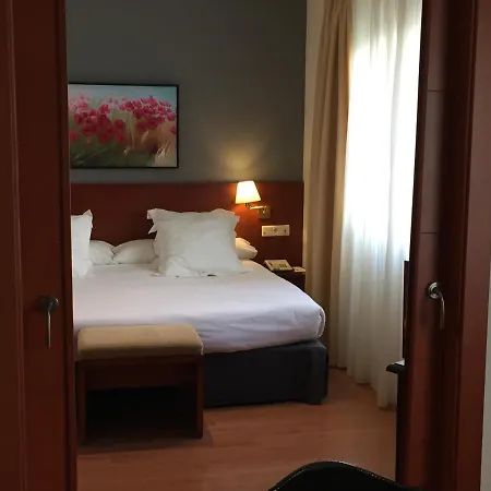 Отель Trh Ciudad De Баэса