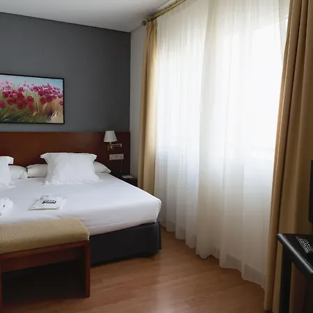 Trh Ciudad De Hotel 4*